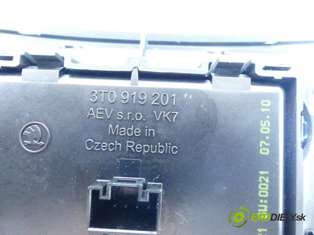 Skoda Superb II 2008-2015 2.0 tdi 170 HP automatic 125 kW 1968 cm3 5- Zobrazit: 3T0919201 (Prístrojové dosky, displeje)