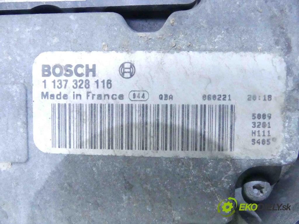 Volvo S60 I 2000-2010 2.4 D5 163 HP manual 120 kW 2401 cm3 4- Ventilátor chladiča 30741144