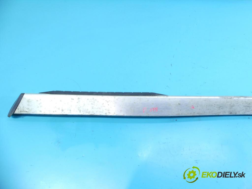 Toyota Rav4 III 2005-2012 3.5 V6 272 hp automatic 200 kW 3478 cm3 5- práh pravý  (Ostatní)