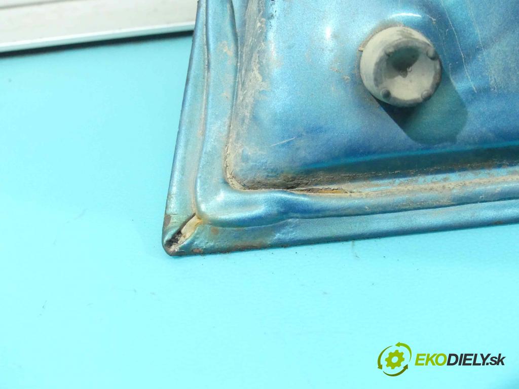 Toyota Corolla E10 1,4.0 16v 75 HP manual 55 kW 1332 cm3 5- dvere predné ľavé  (Ostatné)