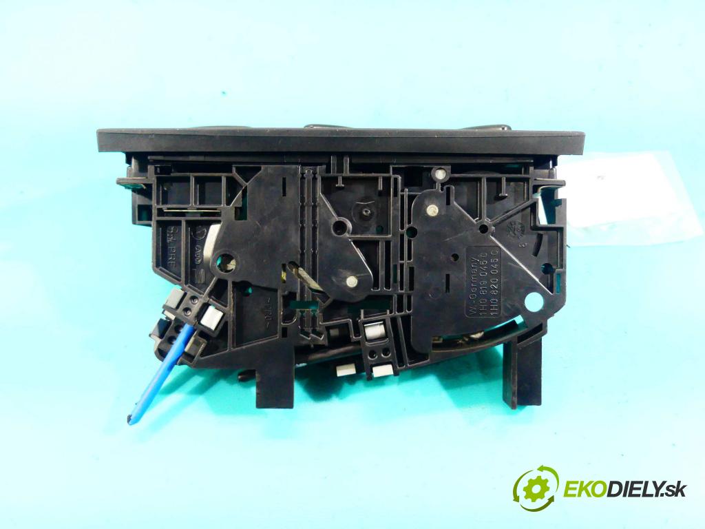 Vw Golf III 1991-1998 1.8 75 HP manual 55 kW 1781 cm3 5- panel kúrenia