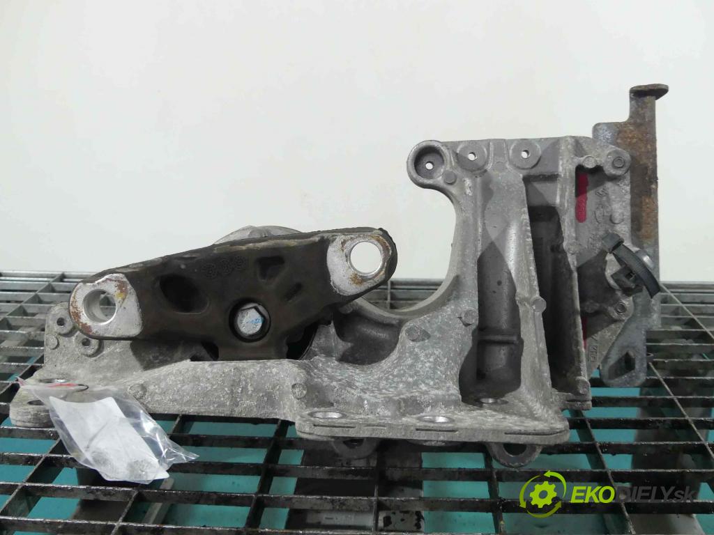 Nissan X-trail II T31 2008-2013 2.0 dci 173KM manual 127 kW 1995 cm3 5- airbag motora F6628000 (Držiaky motora)