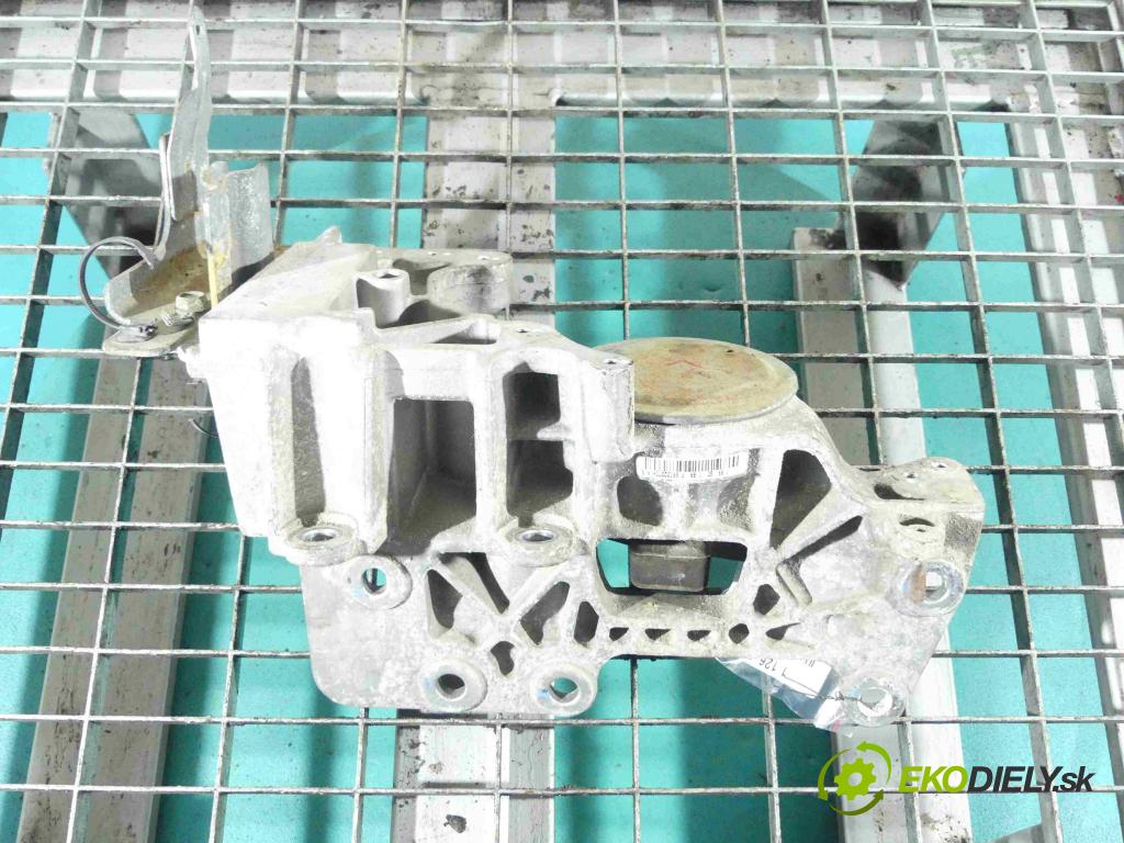 Nissan X-trail II T31 2008-2013 2.0 dci 173KM manual 127 kW 1995 cm3 5- airbag motora F6628000 (Držiaky motora)