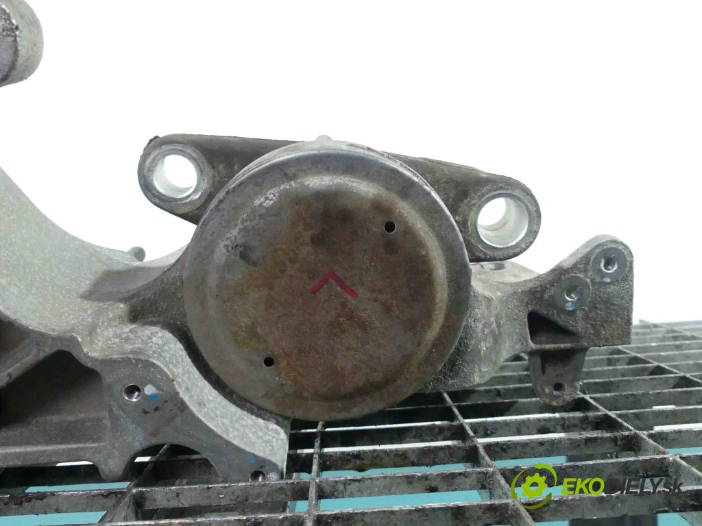 Nissan X-trail II T31 2008-2013 2.0 dci 173KM manual 127 kW 1995 cm3 5- airbag motora F6628000 (Držiaky motora)