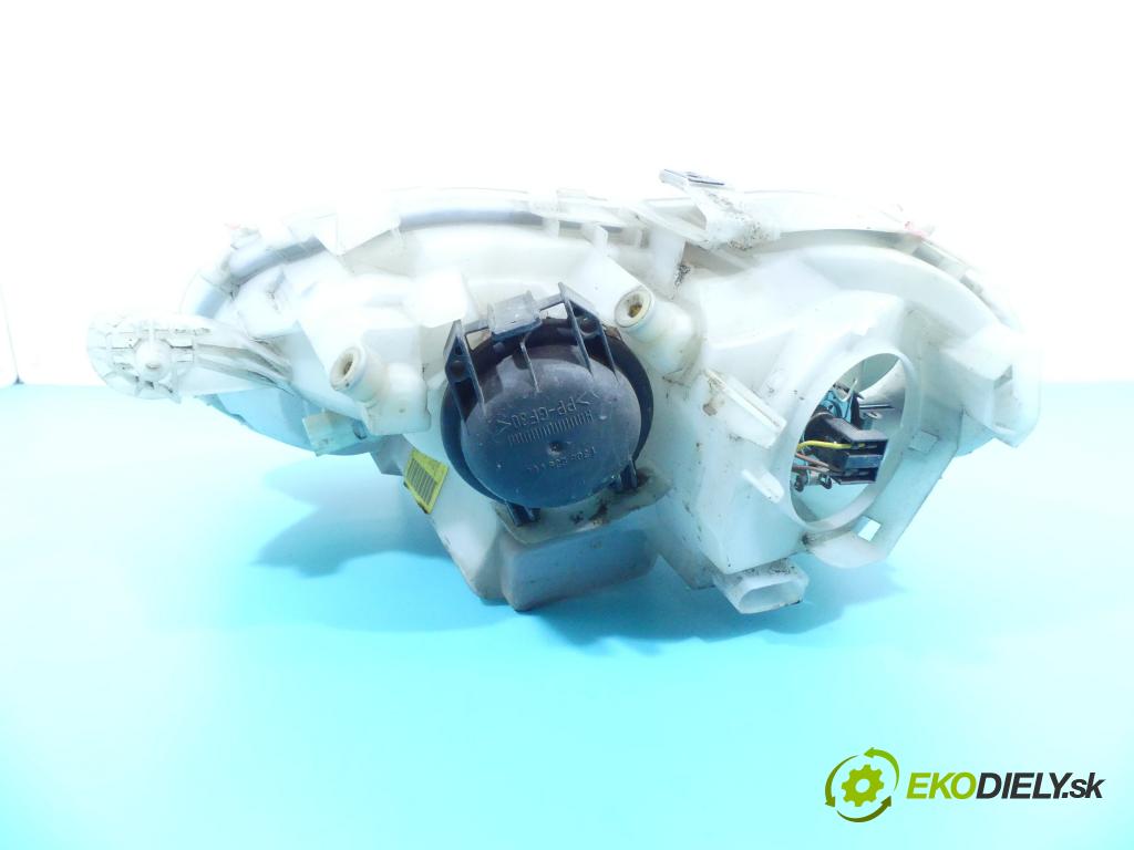 Smart Fortwo 1998-2007 0.7 61 HP automatic 45 kW 698 cm3 3- Reflektor: pravý 0301169202 (Pravé)