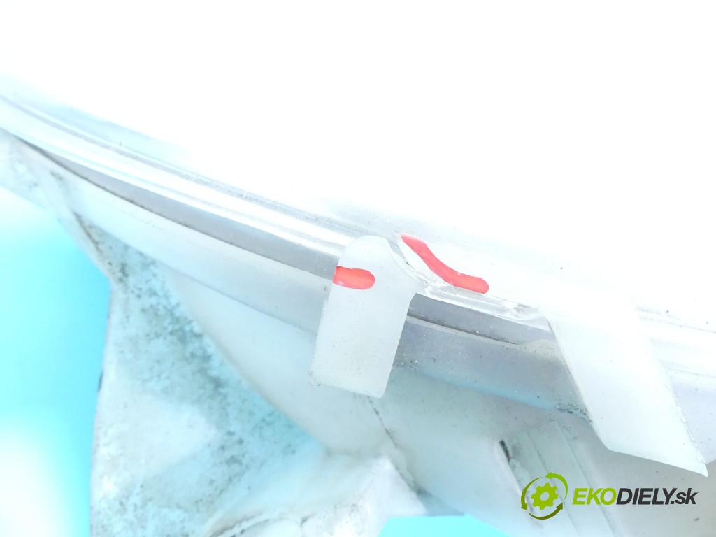 Smart Fortwo 1998-2007 0.7 61 HP automatic 45 kW 698 cm3 3- Reflektor: pravý 0301169202 (Pravé)