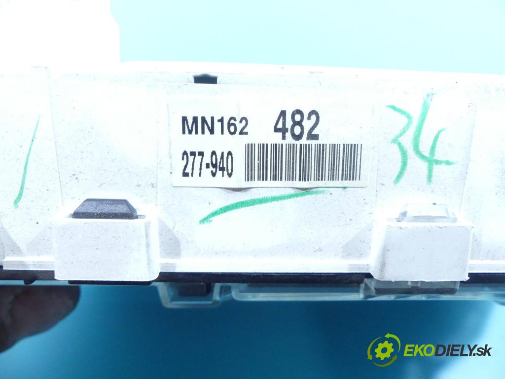Mitsubishi Outlander I 2003-2006 2.4 MIVEC 160 HP manual 118 kW 2378 cm3 5- prístrojovka/ budíky MN162482 (Prístrojové dosky, displeje)