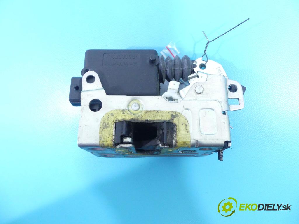 Dacia Duster I 2010-2018 1.5 dci 107 HP manual 79 kW 1461 cm3 5- zámek zadní pravý 825029556R