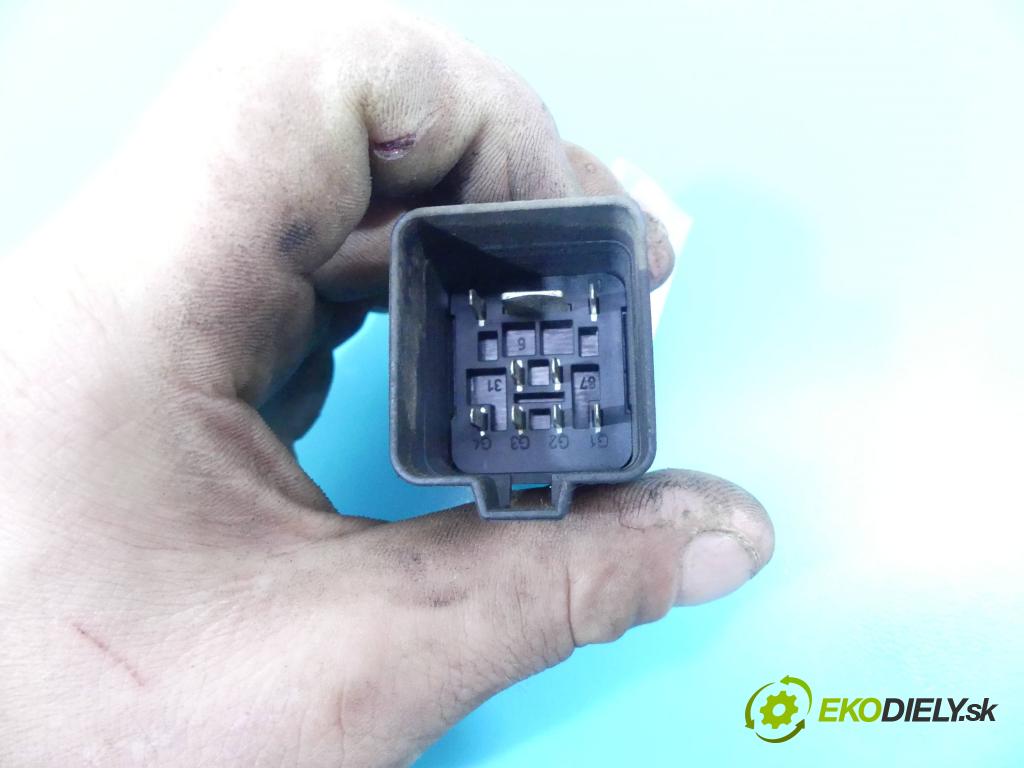 Vw Amarok 2010-2016 2.0 tdi 163 HP manual 120 kW 1968 cm3 5- Relé: 038907281D (Relé)