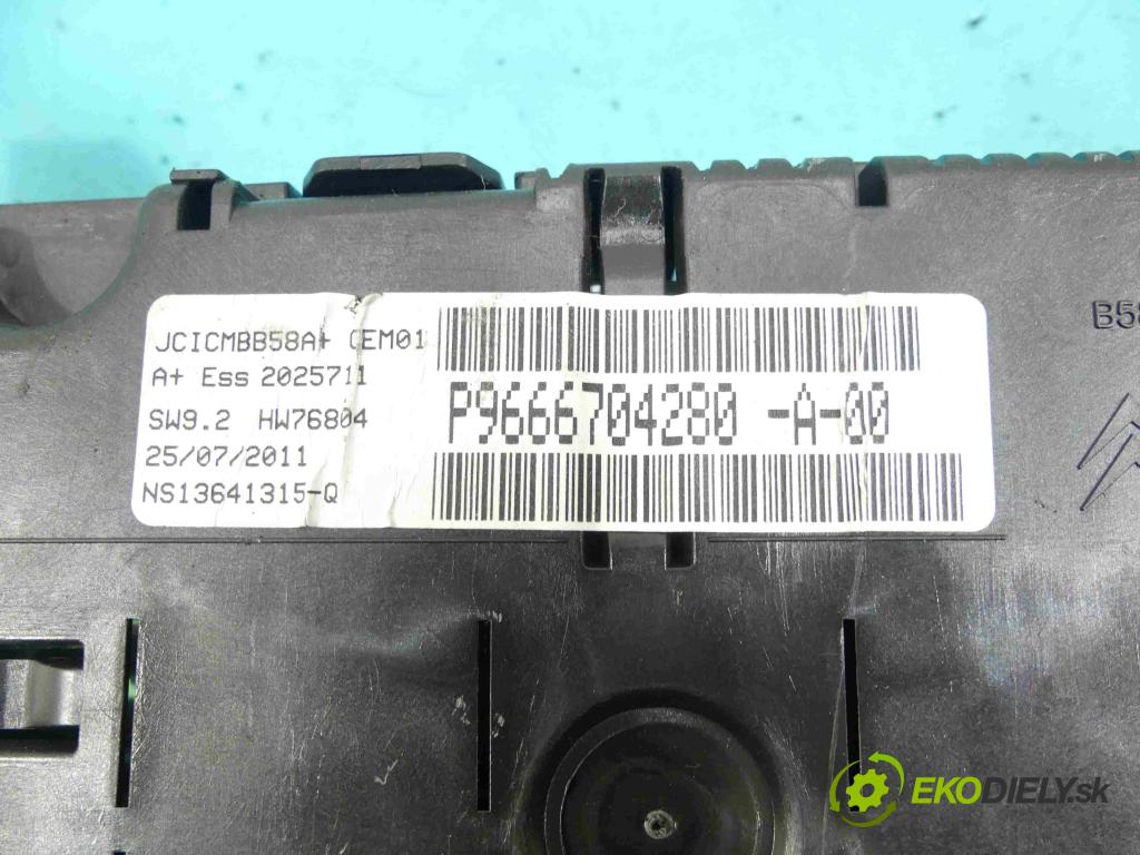 Citroen C4 Grand picasso 1.6 16v 120 HP manual 88 kW 1598 cm3 5- prístrojovka/ budíky 9666704280 (Prístrojové dosky, displeje)