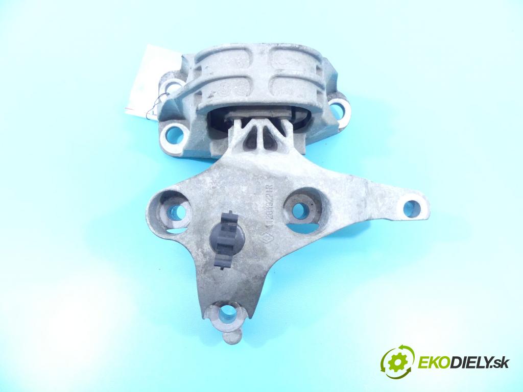 Dacia Duster I 2010-2018 1.5 dci 107 HP manual 79 kW 1461 cm3 5- Polštář: motoru 112849221R (Držáky motoru)