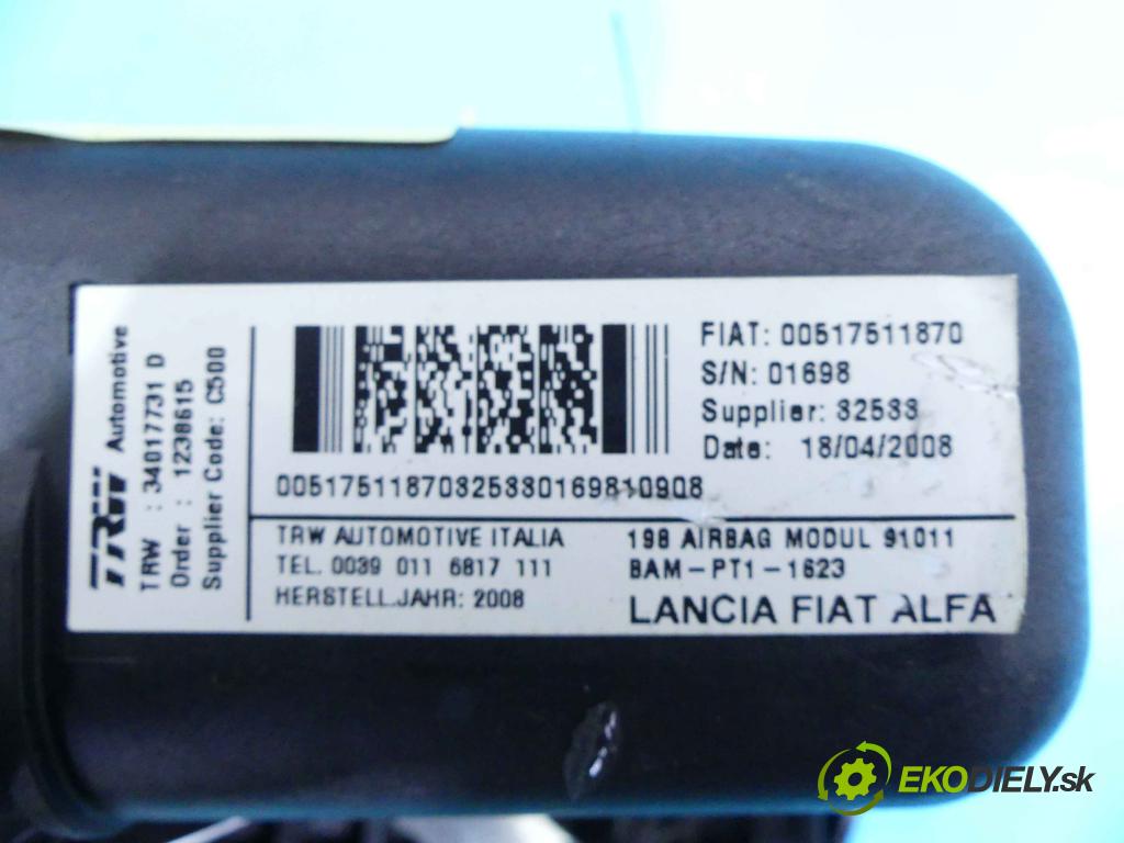 Fiat Bravo II 2007-2014 1.4 16v 90 HP manual 66 kW 1368 cm3 5- kokpit,pristrojová doska rozdeľovacia