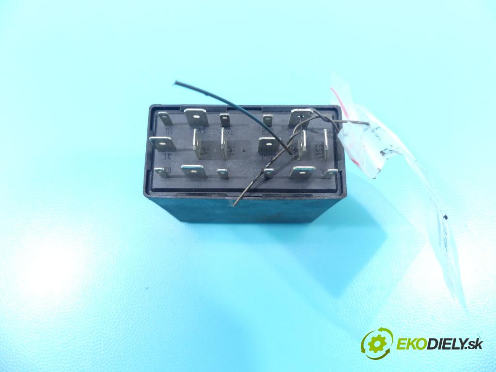 Audi A3 8L 1996-2003 1.8 20v 125 HP manual 92 kW 1781 cm3 3- Relé: 4B0919471 (Relé)