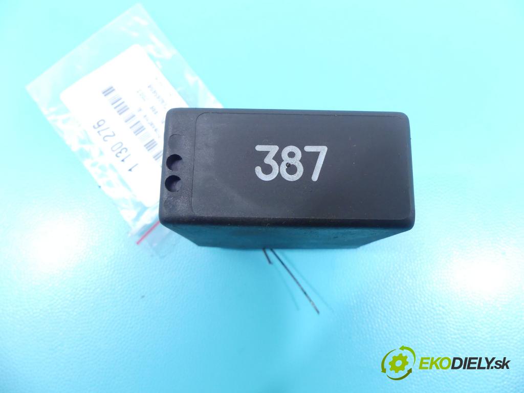 Audi A3 8L 1996-2003 1.8 20v 125 HP manual 92 kW 1781 cm3 3- Relé: 4B0919471 (Relé)