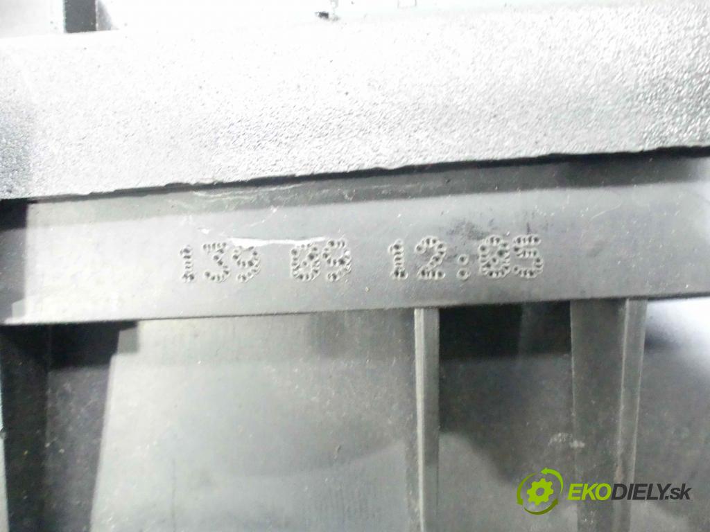 Peugeot 207 1.6 THP 150 hp manual 110 kW 1598 cm3 3- obal filtra vzduchu  (Kryty filtrů)