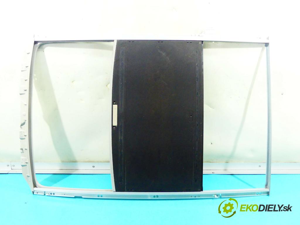 Peugeot 207 1.6 THP 150 hp manual 110 kW 1598 cm3 3- Střešní okno:  (Okna karoserie)