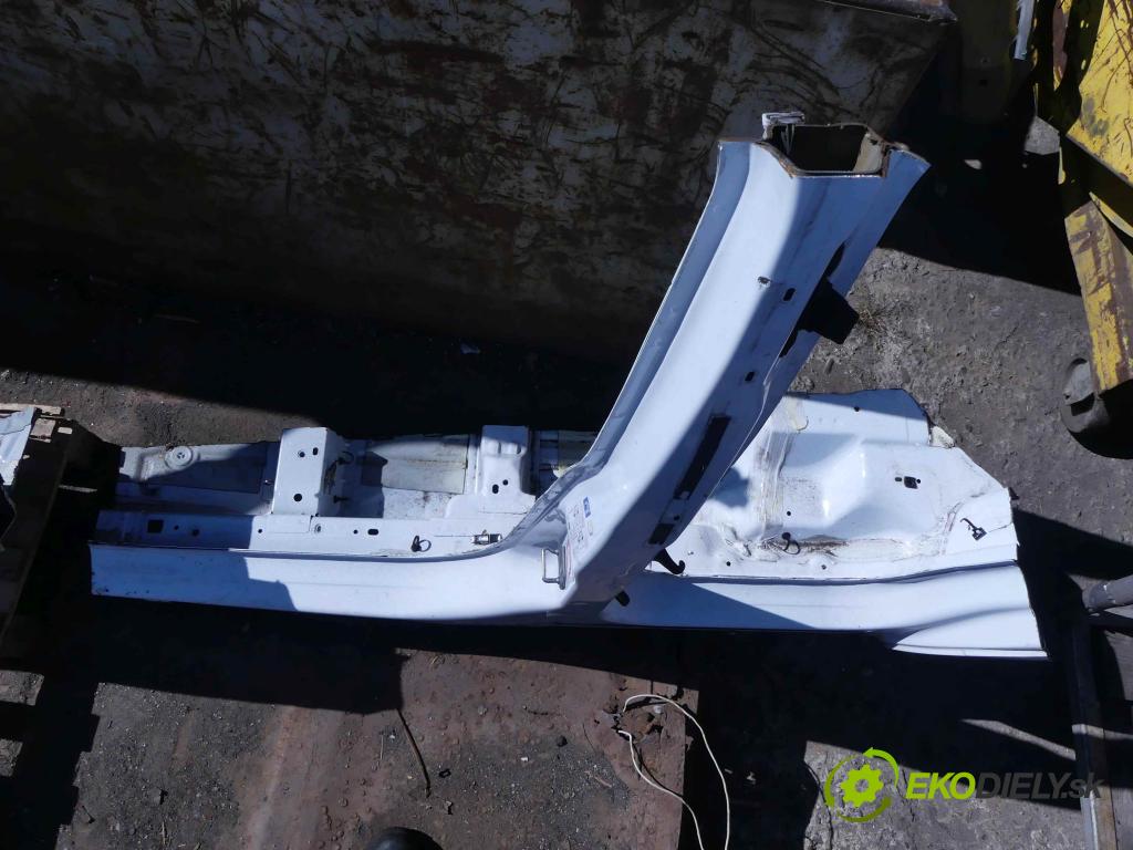 Ford Transit Courier 2014- 1.5 tdci 75 hp manual 55 kW 1499 cm3 5- práh levý  (Ostatní)