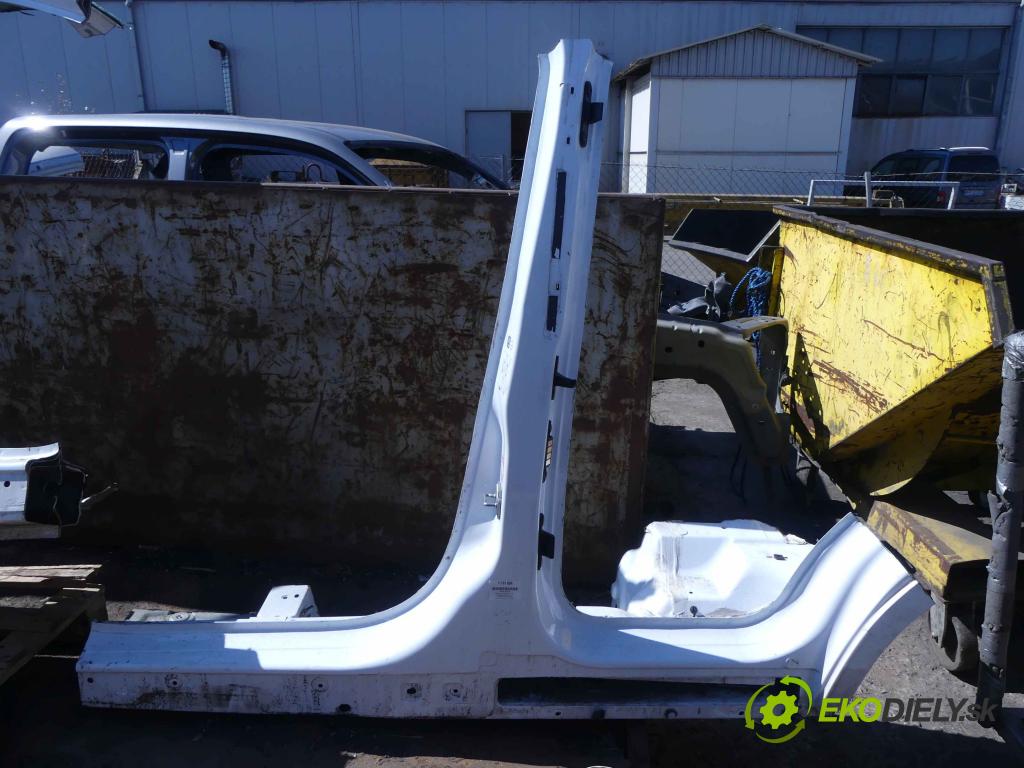 Ford Transit Courier 2014- 1.5 tdci 75 hp manual 55 kW 1499 cm3 5- práh levý  (Ostatní)