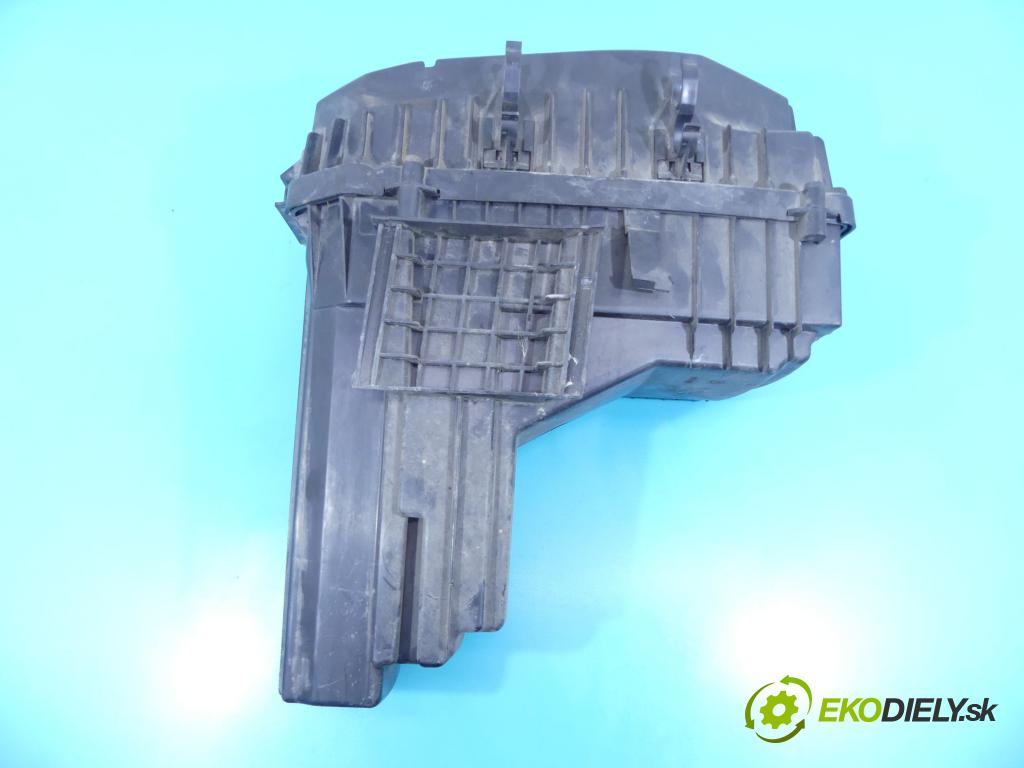 Peugeot 407 2.0 16v 136hp manual 100 kW 1997 cm3 4- obal filtra vzduchu 964676778001 (Kryty filtrů)