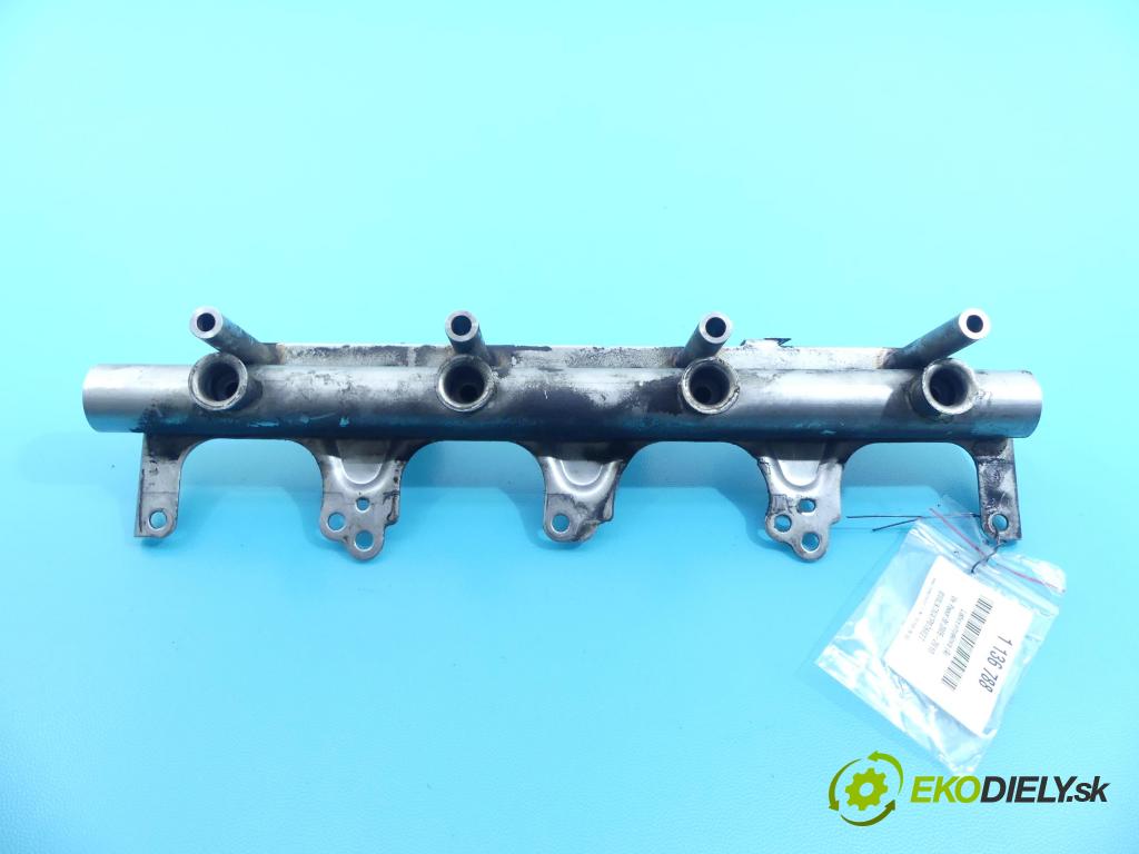 Vw Passat B6 2005-2010 2.0 TFSI 200 HP automatic 147 kW 1984 cm3 4- lišta vstrekovacia 06F133317 (Vstrekovacie lišty)