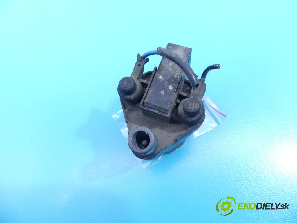 Vw Passat B5 1995-2005 1.6 101 HP manual 74 kW 1595 cm3 5- cievka zapaľovacia  (Zapaľovacie cievky, moduly)