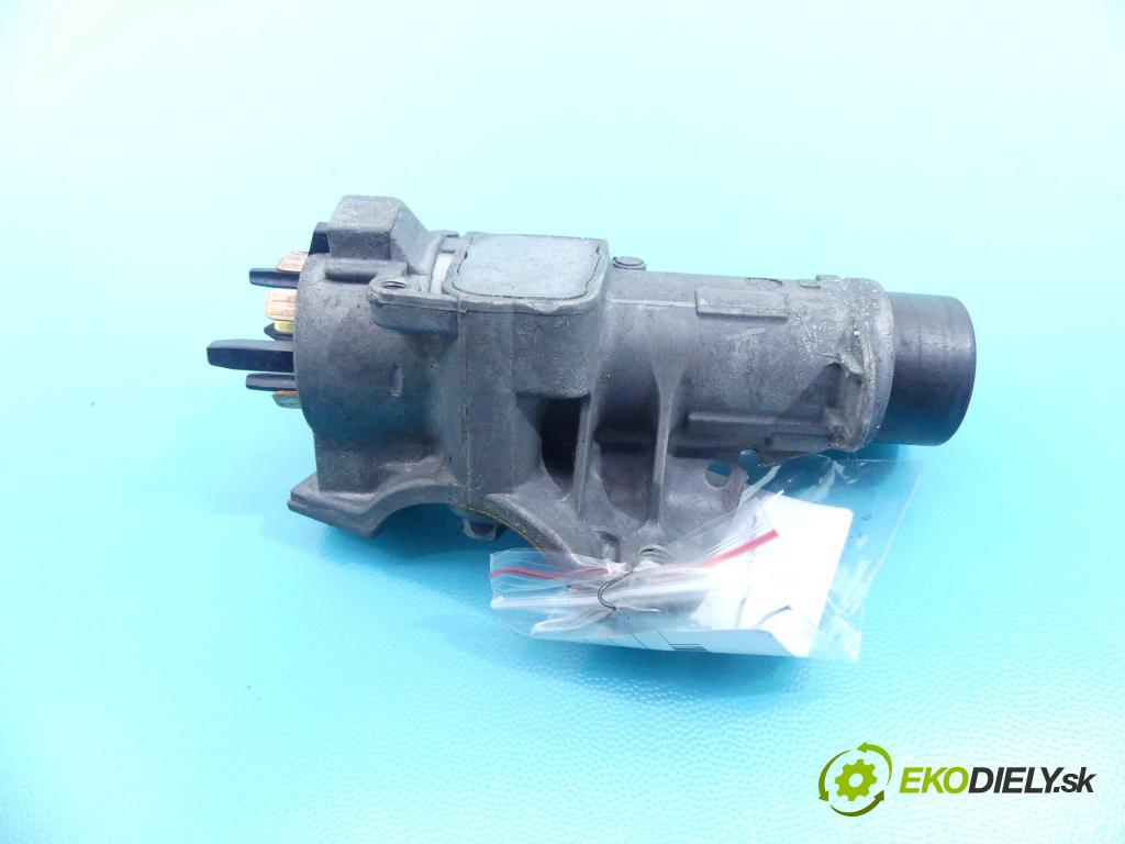 Skoda Octavia I 1996-2010 1.6 SR 102 HP manual 75 kW 1595 cm3 5- Spínačka  (Spínacie skrinky a kľúče)