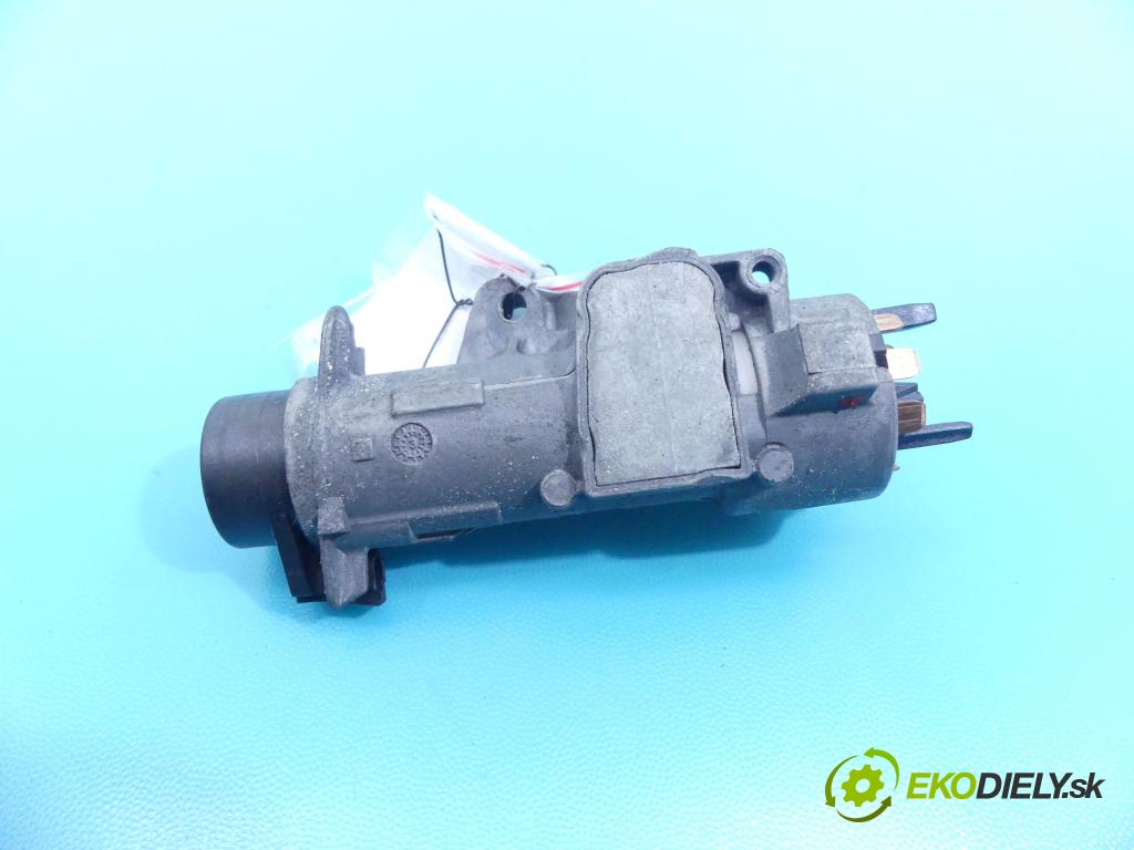 Skoda Octavia I 1996-2010 1.6 SR 102 HP manual 75 kW 1595 cm3 5- Spínačka  (Spínacie skrinky a kľúče)