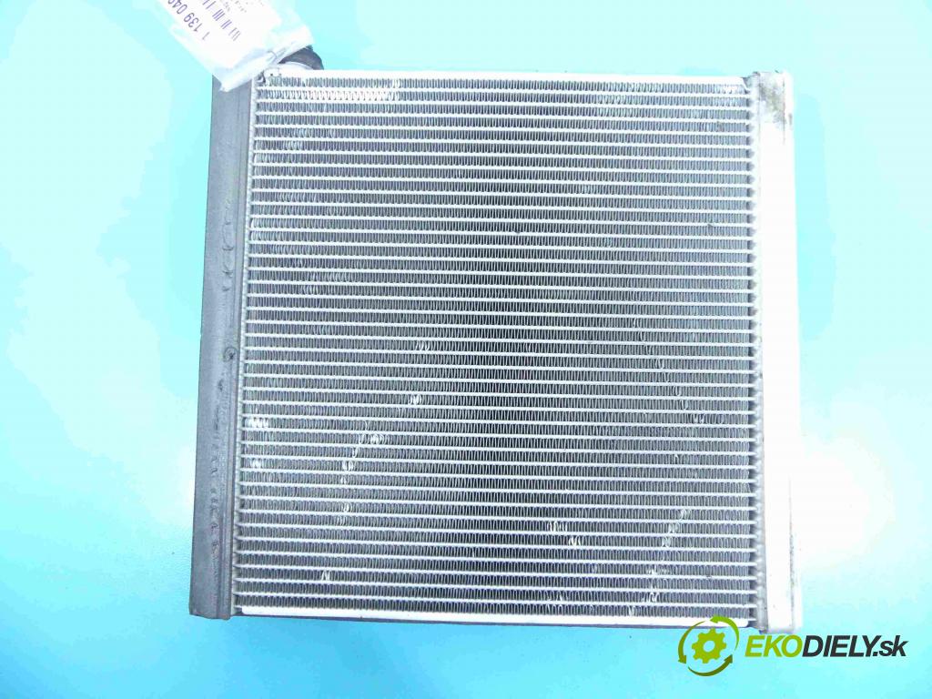 Lexus RX II 2003-2008 3.3 V6 211KM automatic 155 kW 3311 cm3 5- radiator  (Radiátory kúrenia)