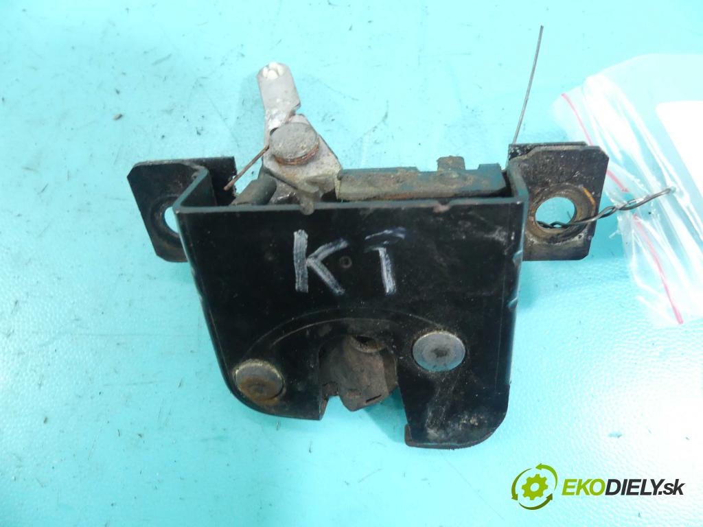 Vw Golf IV 1997-2003 1.6 SR 101 hp manual 74 kW 1595 cm3 5- zámek kufrových dveří zadní 