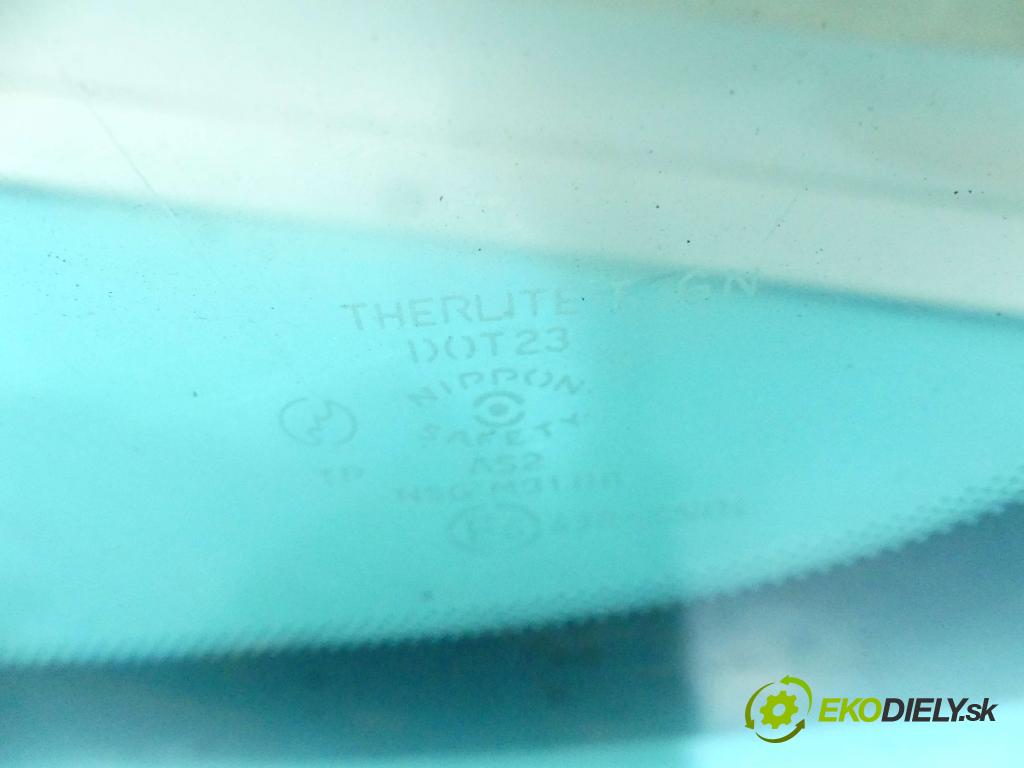 Mazda Premacy 2.0 ditd 90 hp manual 66 kW 1998 cm3 5- sklo zadní  (Okna zadní)