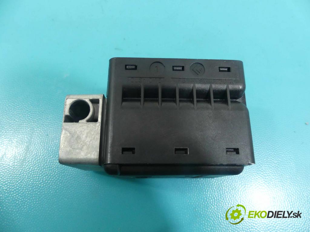 Renault Megane III 2008-2016 2.0 tce 179KM manual 132 kW 1998 cm3 5- řídící jednotka motoru 237100584R