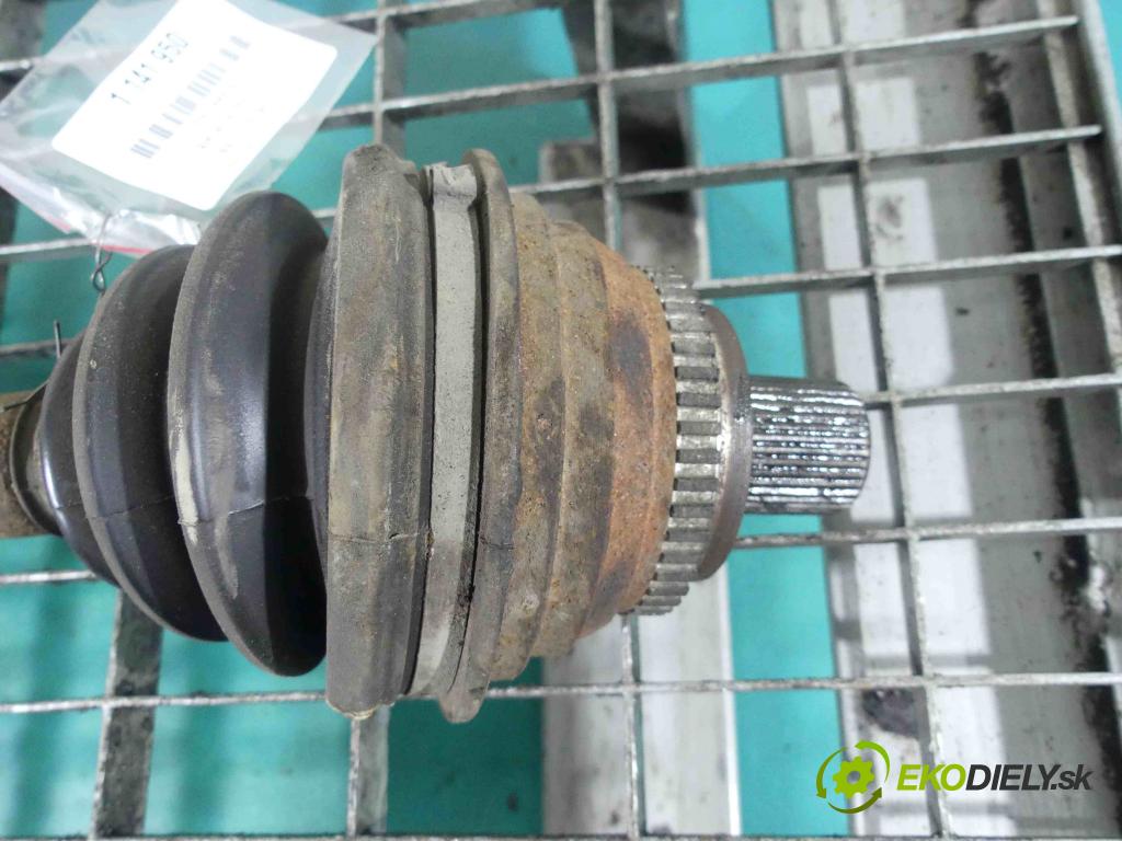 Audi A6 C4 1994-1997 2.5 tdi 140 HP manual 103 kW 2461 cm3 5- poloos ľavé  (Poloosy)