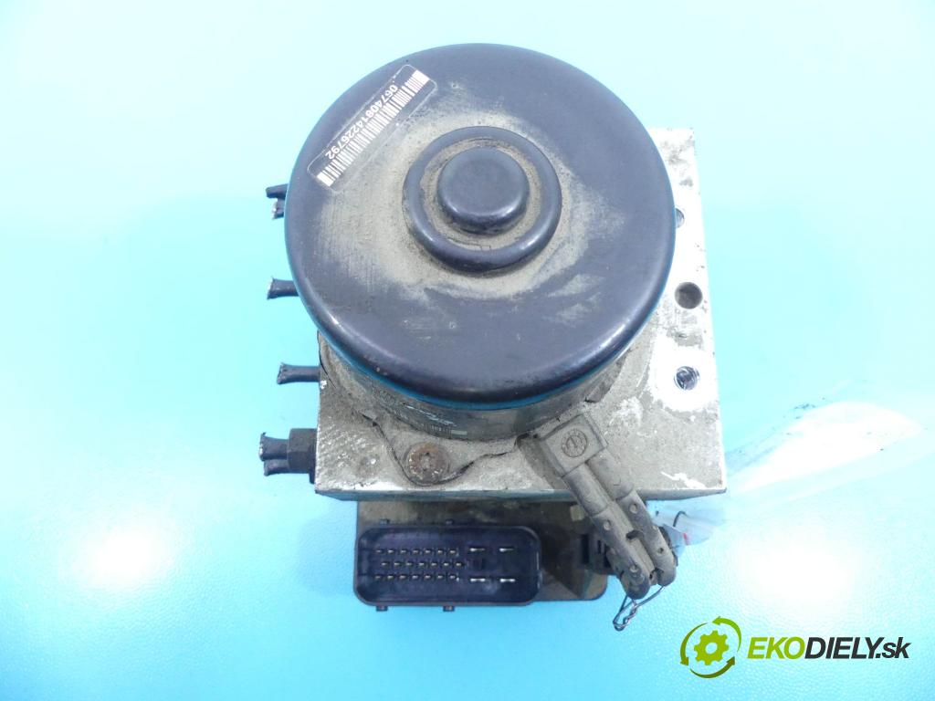 Vw Bora 1.6 SR 101 HP manual 74 kW 1595 cm3 4- čerpadlo abs 1J0907379P (Pumpy ABS)