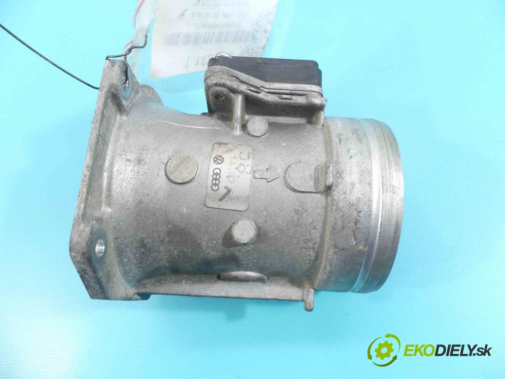 Audi A4 B5 1994-2001 1.6 101 HP manual 74 kW 1595 cm3 4- průtokoměr: 037906461B (Váhy vzduchu)