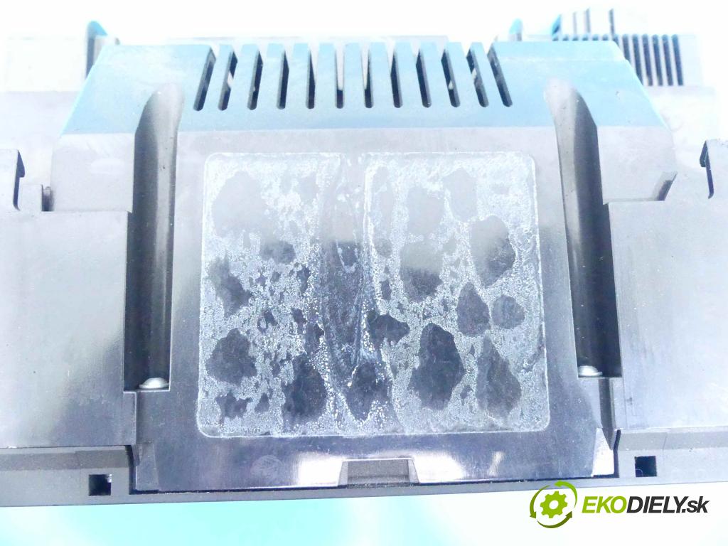 Audi A6 C5 1997-2004 2.5 tdi 163 hp manual 120 kW 2496 cm3 5- palubní deska panel topení