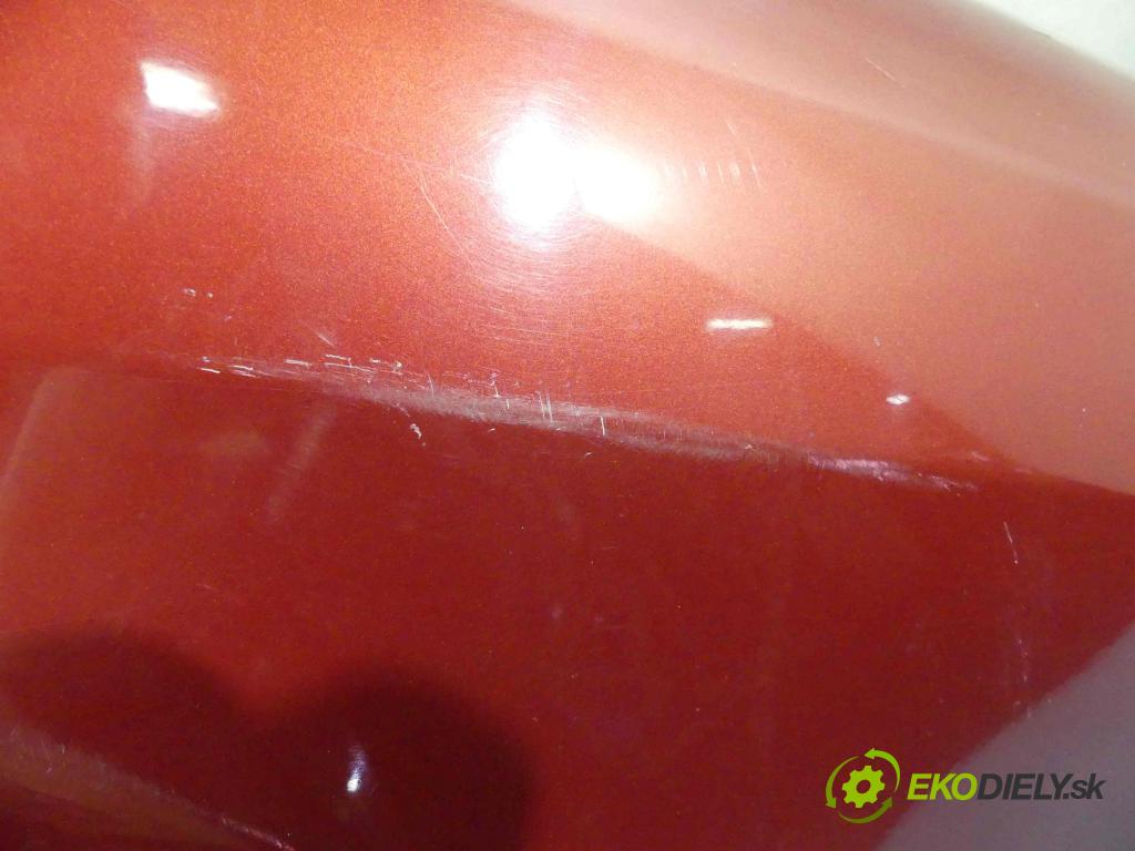 Mazda 626 1.8 16v 90 HP manual 66 kW 1840 cm3 5- blatník predné pravý  (Ostatné)