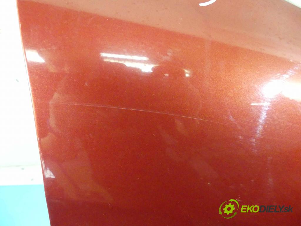 Mazda 626 1.8 16v 90 HP manual 66 kW 1840 cm3 5- blatník predné pravý  (Ostatné)