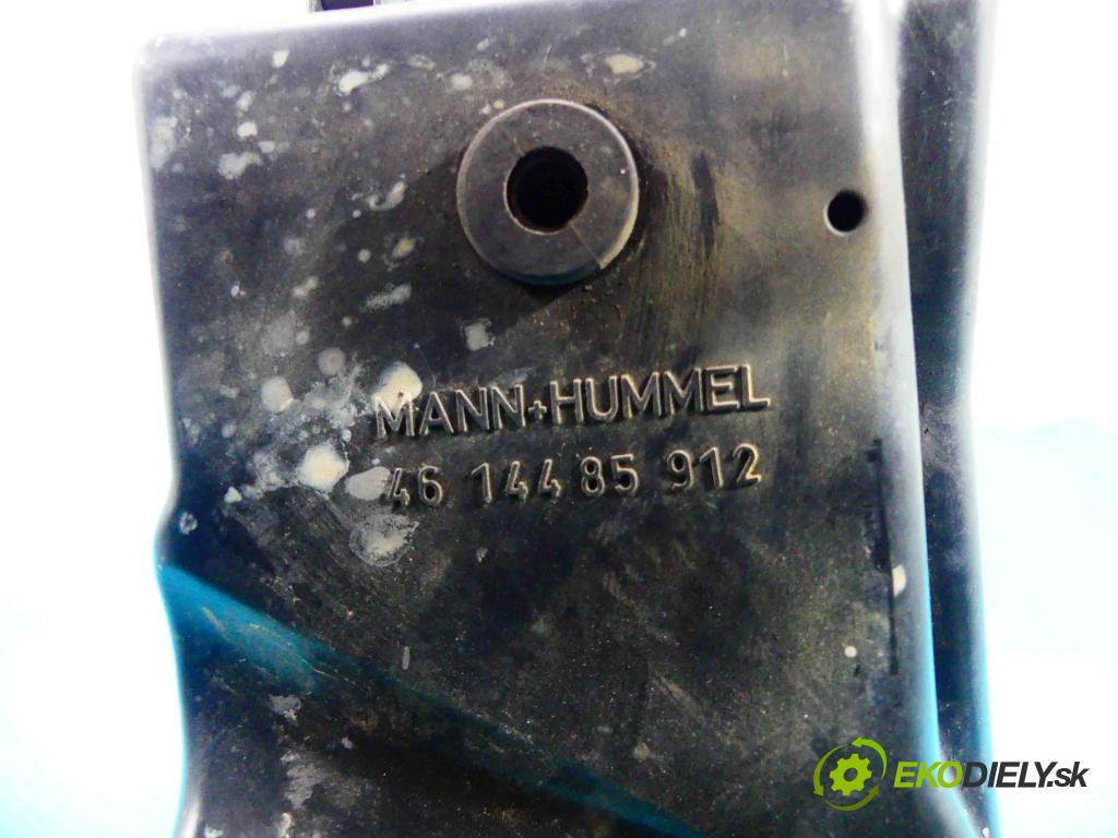 Toyota Avensis II T25 2003-2008 2.0 d4d 126 hp manual 93 kW 1998 cm3 5- obal filtra vzduchu 4614485912 (Kryty filtrů)