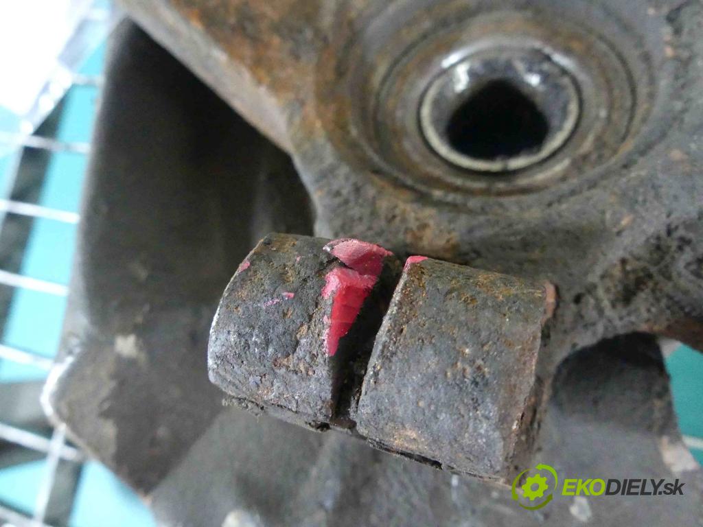 Suzuki Alto 1998-2004 1.1 16v 63 HP manual 46 kW 1061 cm3 5- náboj ľavé  (Náboje)