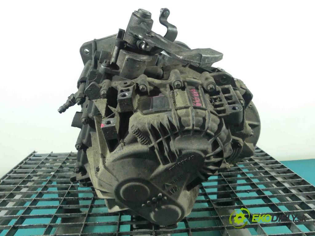Fiat Punto Grande 1,3.0 jtd 90 HP manual 66 kW 1248 cm3 5- prevodovka stupeň,rýchlosť manual