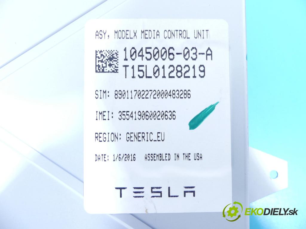 Tesla Model S 0.0b: automatic 310 kW 1 cm3 5- Zobrazit: 1045006-03-A (Prístrojové dosky, displeje)