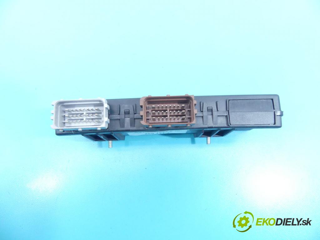 Tesla Model S 0.0b: automatic 310 kW 1 cm3 5- modul riadiaca jednotka 1011838-00-H (Ostatné)