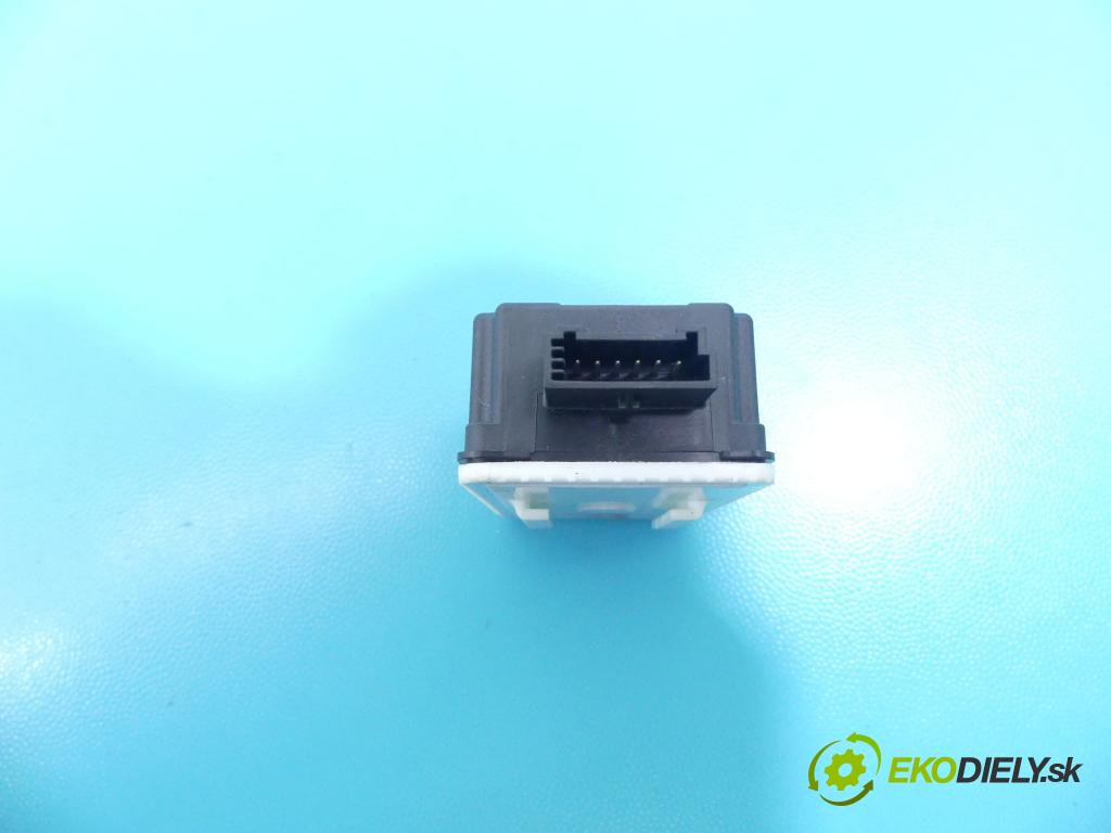 Tesla Model S 0.0b: automatic 310 kW 1 cm3 5- modul riadiaca jednotka A2C93336700-04 (Ostatné)