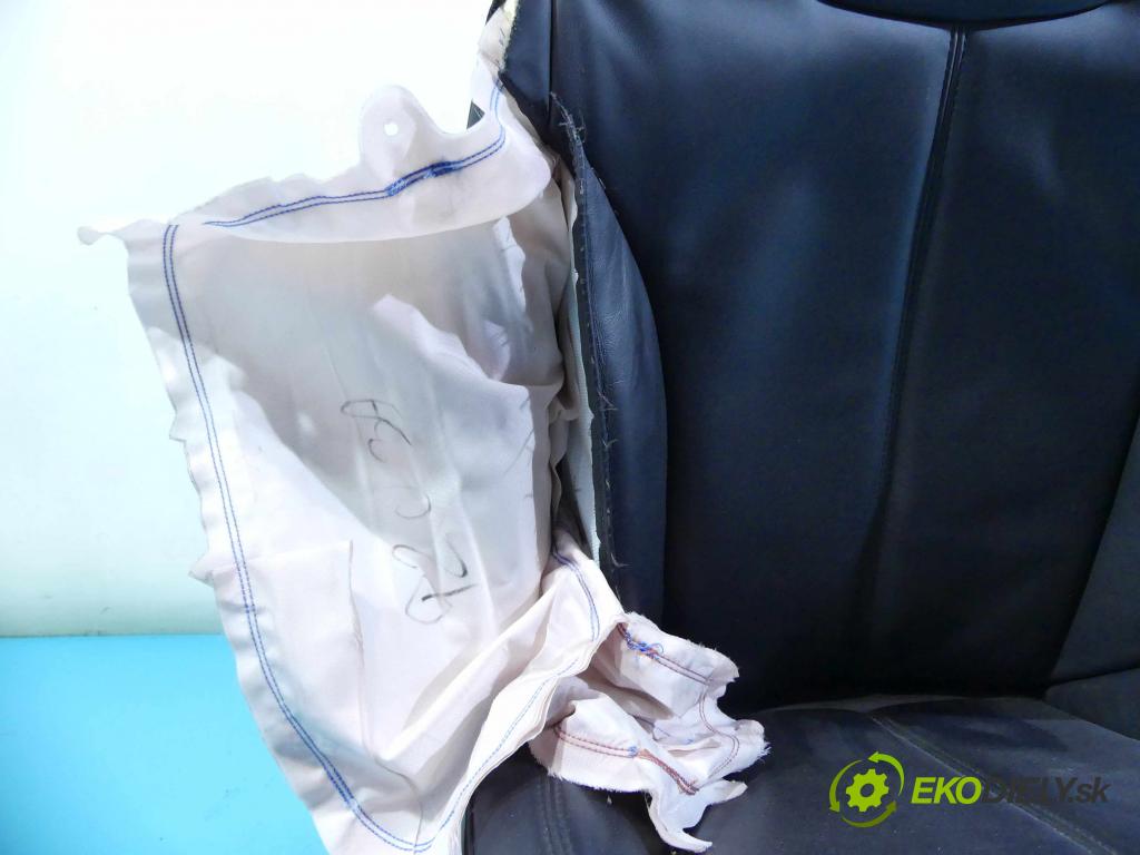 Tesla Model S 0.0b: automatic 310 kW 1 cm3 5- Sedačka pravý  (Sedačky, sedadlá)