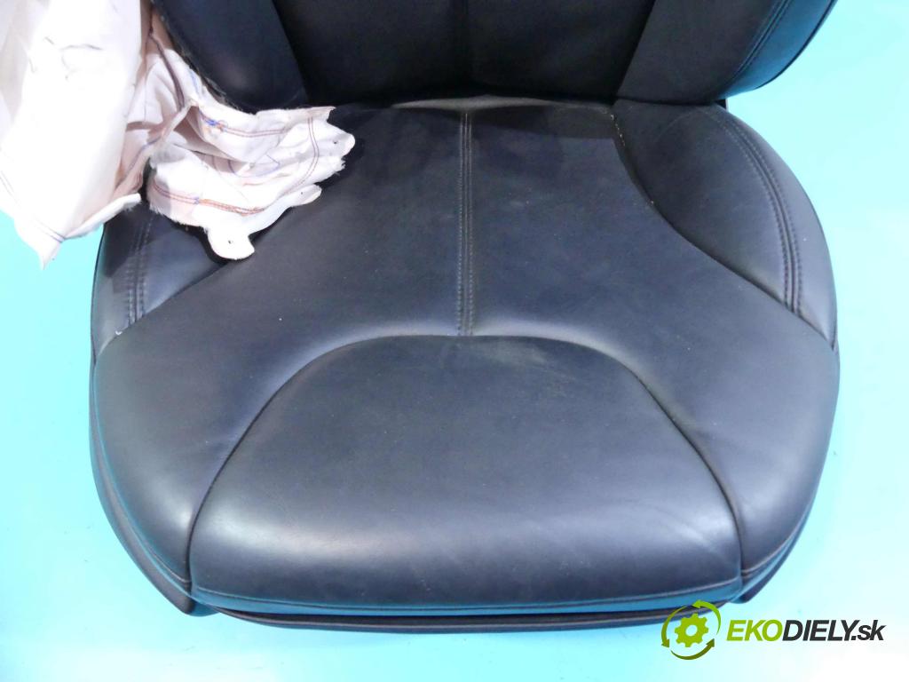 Tesla Model S 0.0b: automatic 310 kW 1 cm3 5- Sedačka pravý  (Sedačky, sedadlá)