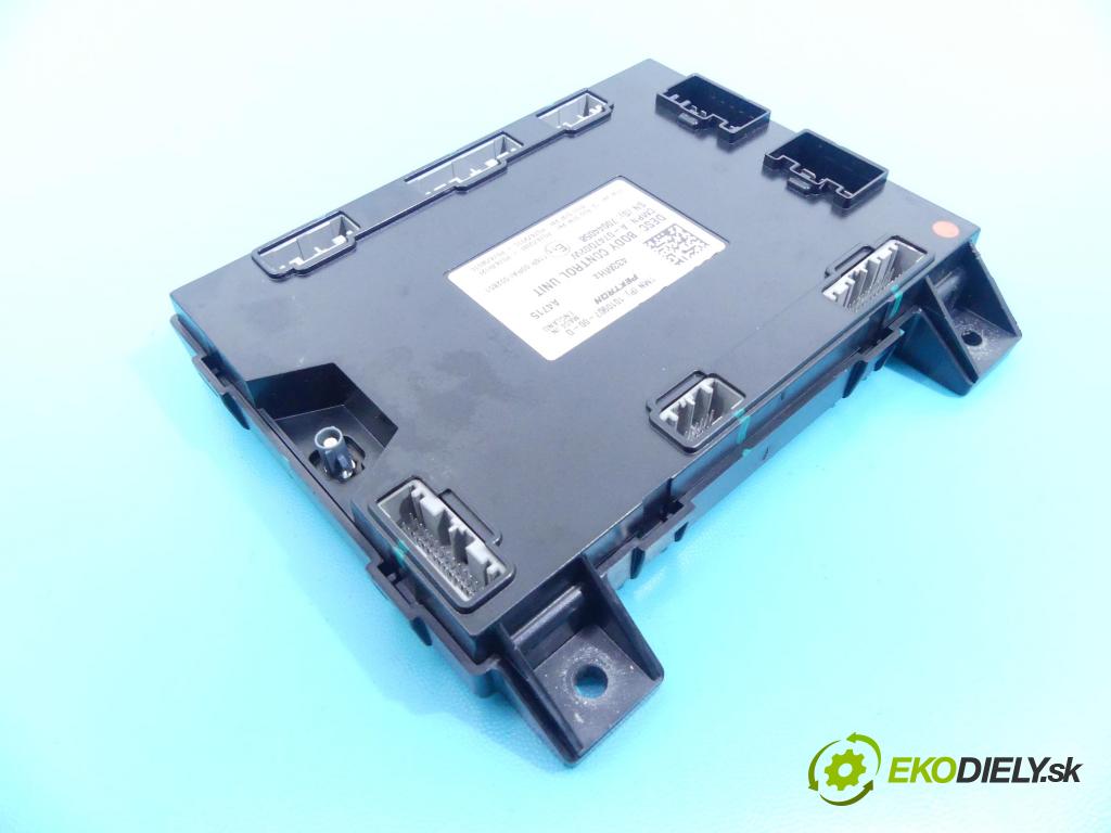 Tesla Model S 0.0b: automatic 310 kW 1 cm3 5- modul riadiaca jednotka 1010907-00-D (Ostatné)