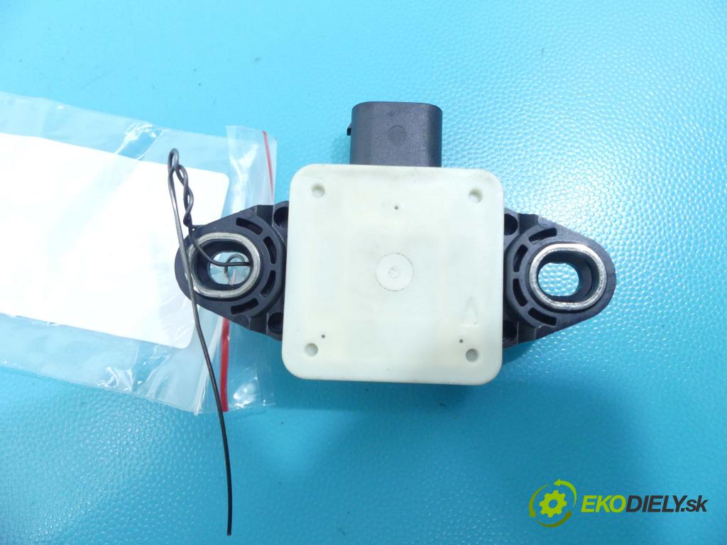 Tesla Model S 0.0b: automatic 310 kW 1 cm3 5- snímač ESP 6006369-00-A