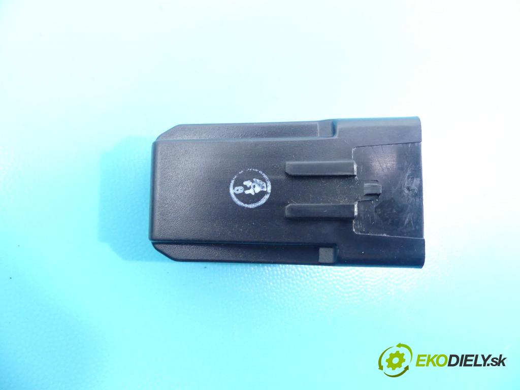 Tesla Model S 0.0b: automatic 310 kW 1 cm3 5- modul riadiaca jednotka 1022856-00-C (Ostatné)