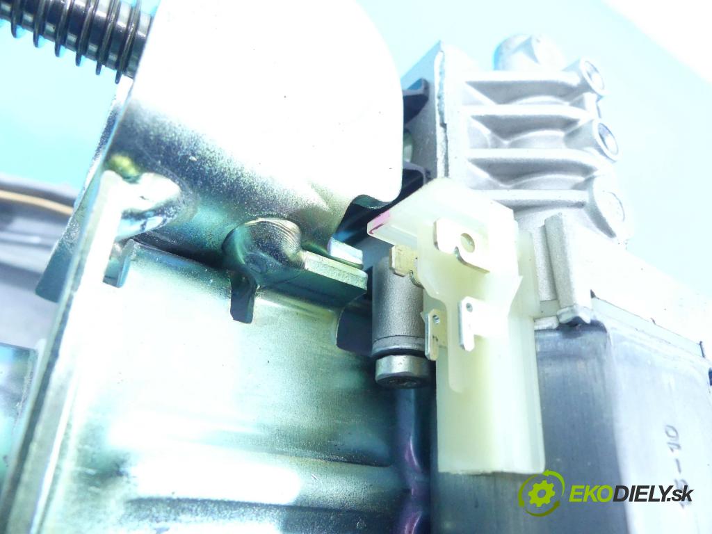 Tesla Model S 0.0b: automatic 310 kW 1 cm3 5- Sloupec: volant A2044601416 (Tyče riadenia (volantu))