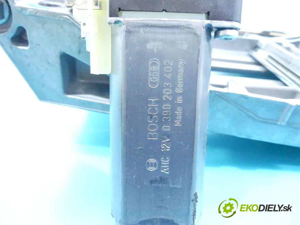 Tesla Model S 0.0b: automatic 310 kW 1 cm3 5- Sloupec: volant A2044601416 (Tyče riadenia (volantu))